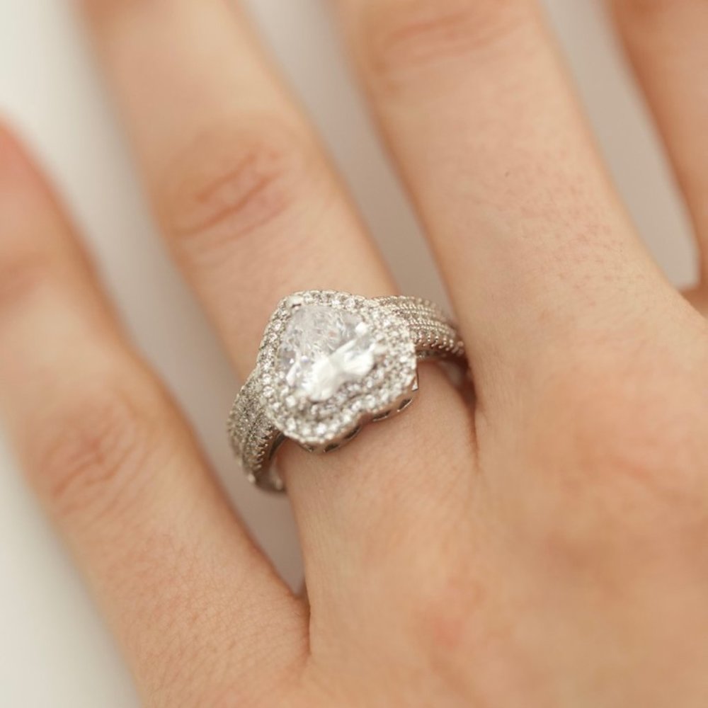 Jenna Jameson Silver Heart Ring - Picture 4 of 12